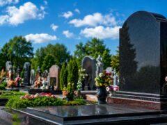 Ціна пам'ятників у Рівненській області та вартість доставки