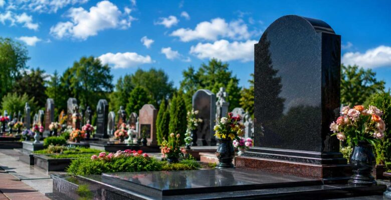 Ціна пам'ятників у Рівненській області та вартість доставки