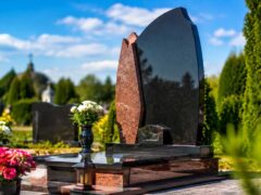 Комбіновані пам'ятники: чому поєднання габро та граніту стає все популярнішим