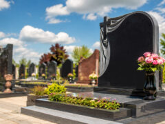 Пам'ятники у Луцьку від виробника: 7 критеріїв правильного вибору