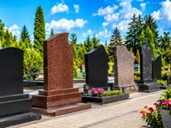 Пам'ятники Луцьк: як вибрати розмір стели та не переплатити