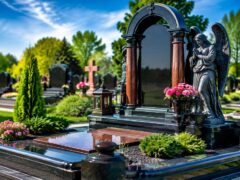Пам'ятники у Рівному: декоративне оформлення меморіалу