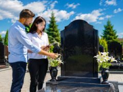Замовити та купити пам'ятники у Вараші: ціни, розміри та вибір