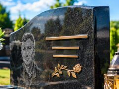 Пам'ятники у Рівному: вибір літер, гравіювання та догляд за стелою